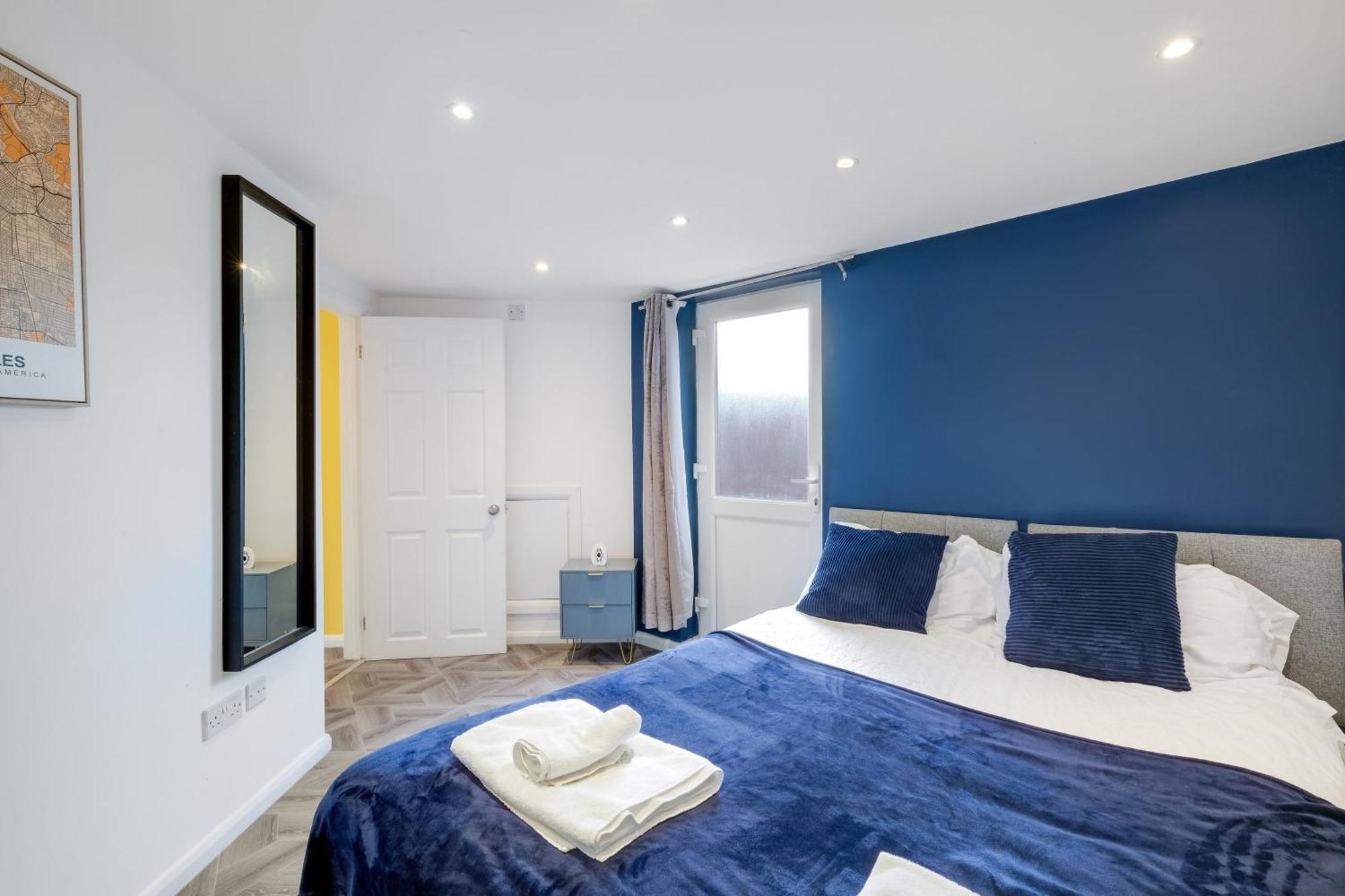 Kings House Apartment Hayes, West London Apt A Northolt  Exteriör bild
