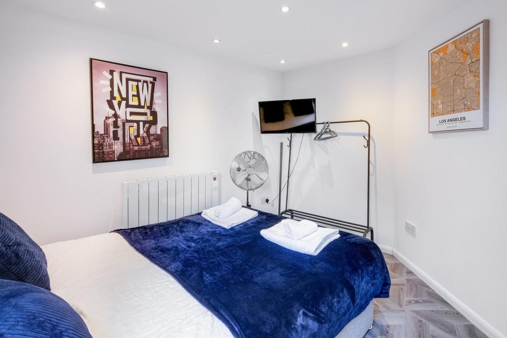 Kings House Apartment Hayes, West London Apt A Northolt  Exteriör bild