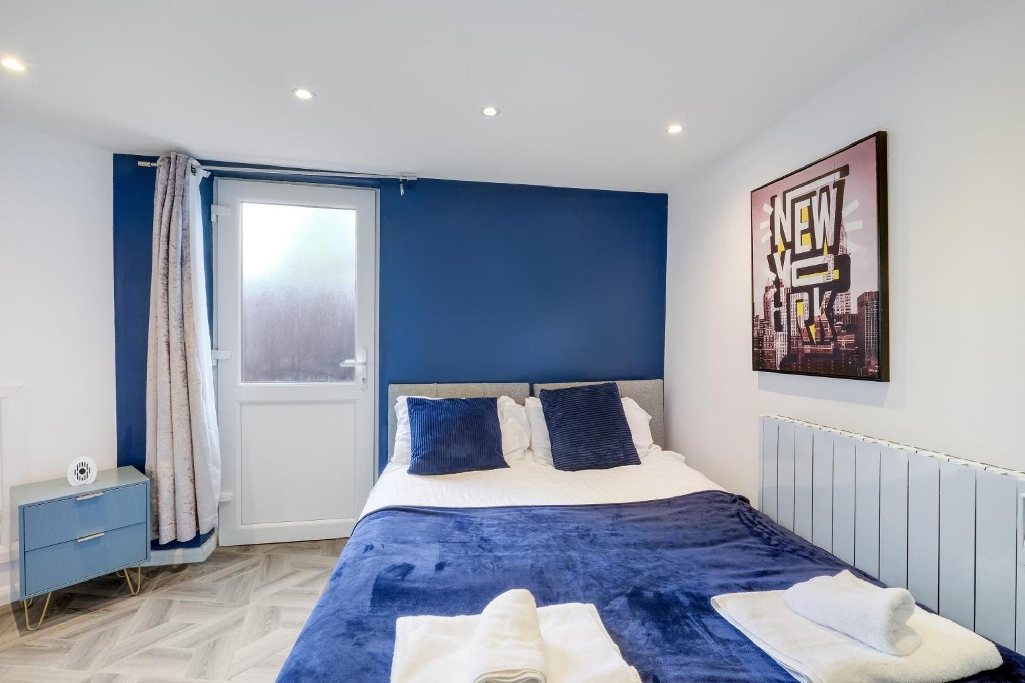 Kings House Apartment Hayes, West London Apt A Northolt  Exteriör bild