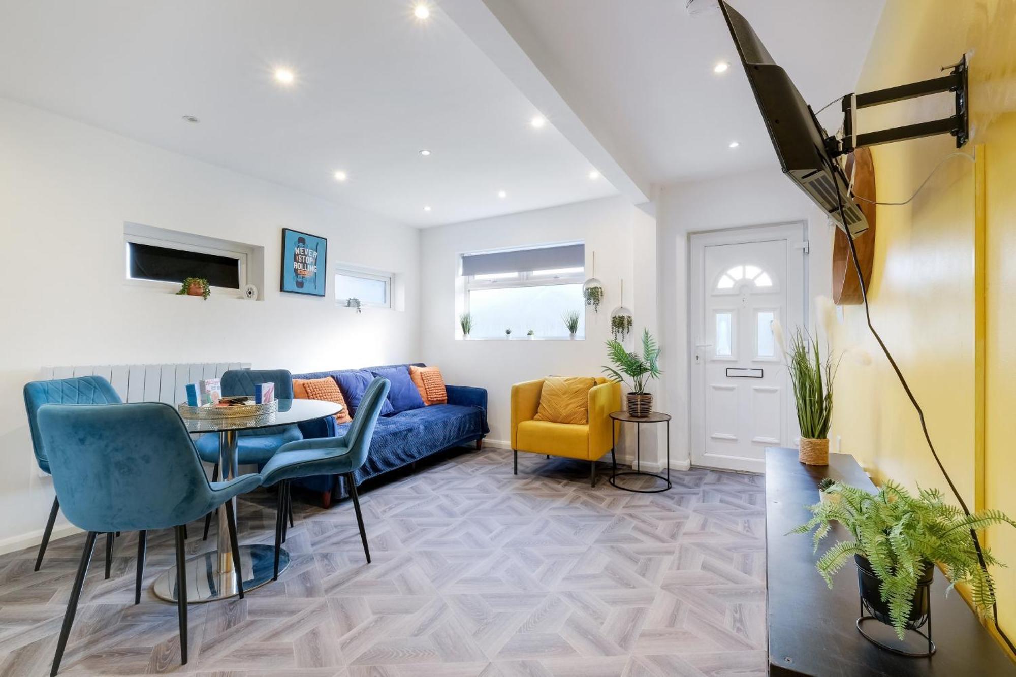 Kings House Apartment Hayes, West London Apt A Northolt  Exteriör bild