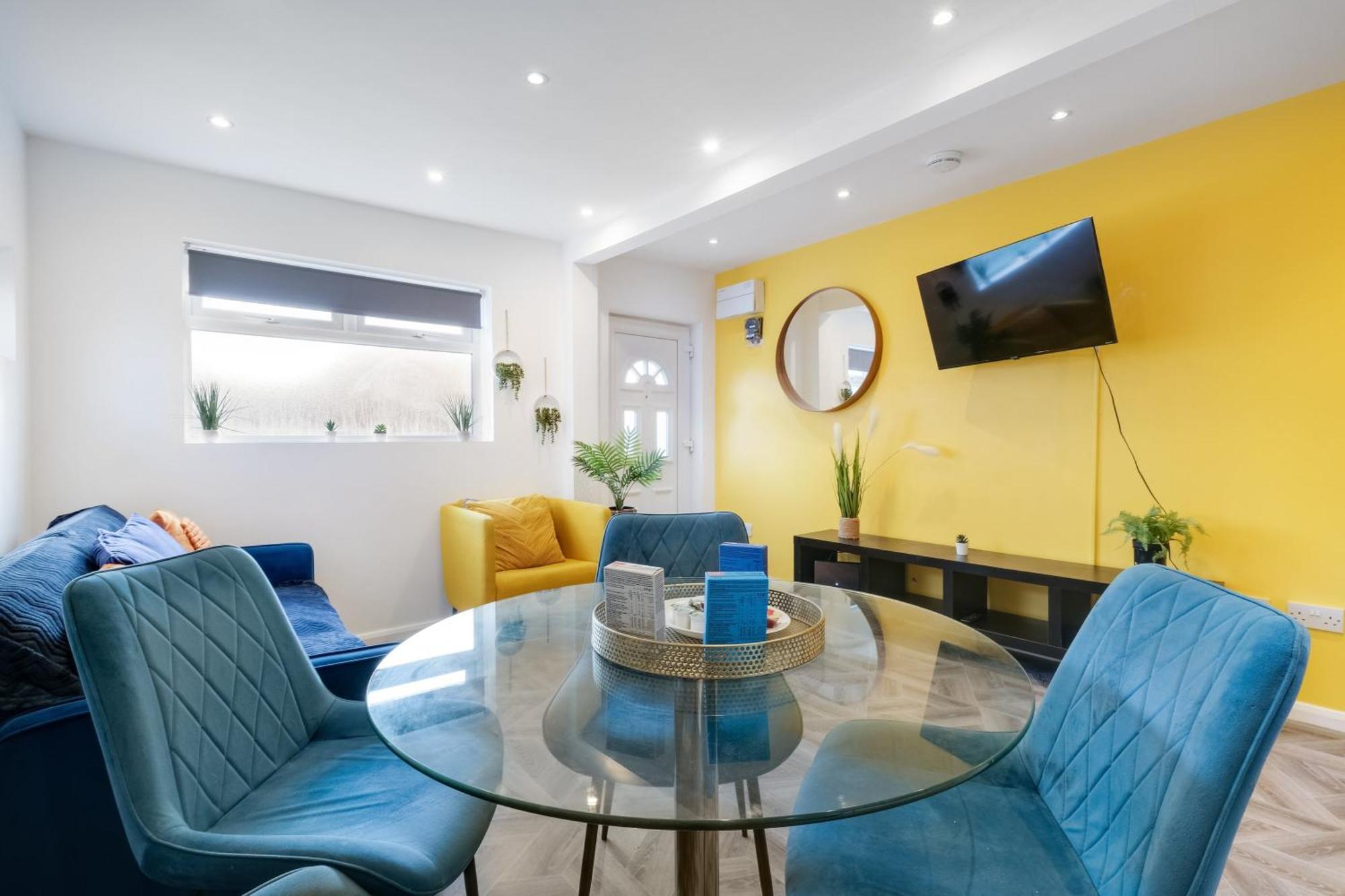 Kings House Apartment Hayes, West London Apt A Northolt  Exteriör bild