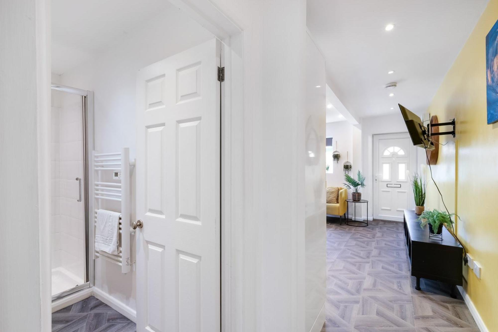 Kings House Apartment Hayes, West London Apt A Northolt  Exteriör bild